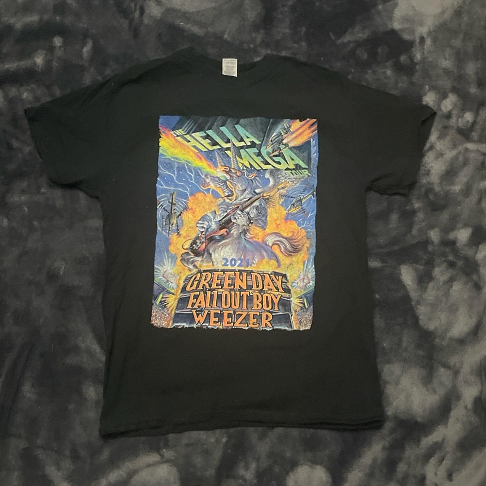 Hella mega tour 2021 Green Day band shirt